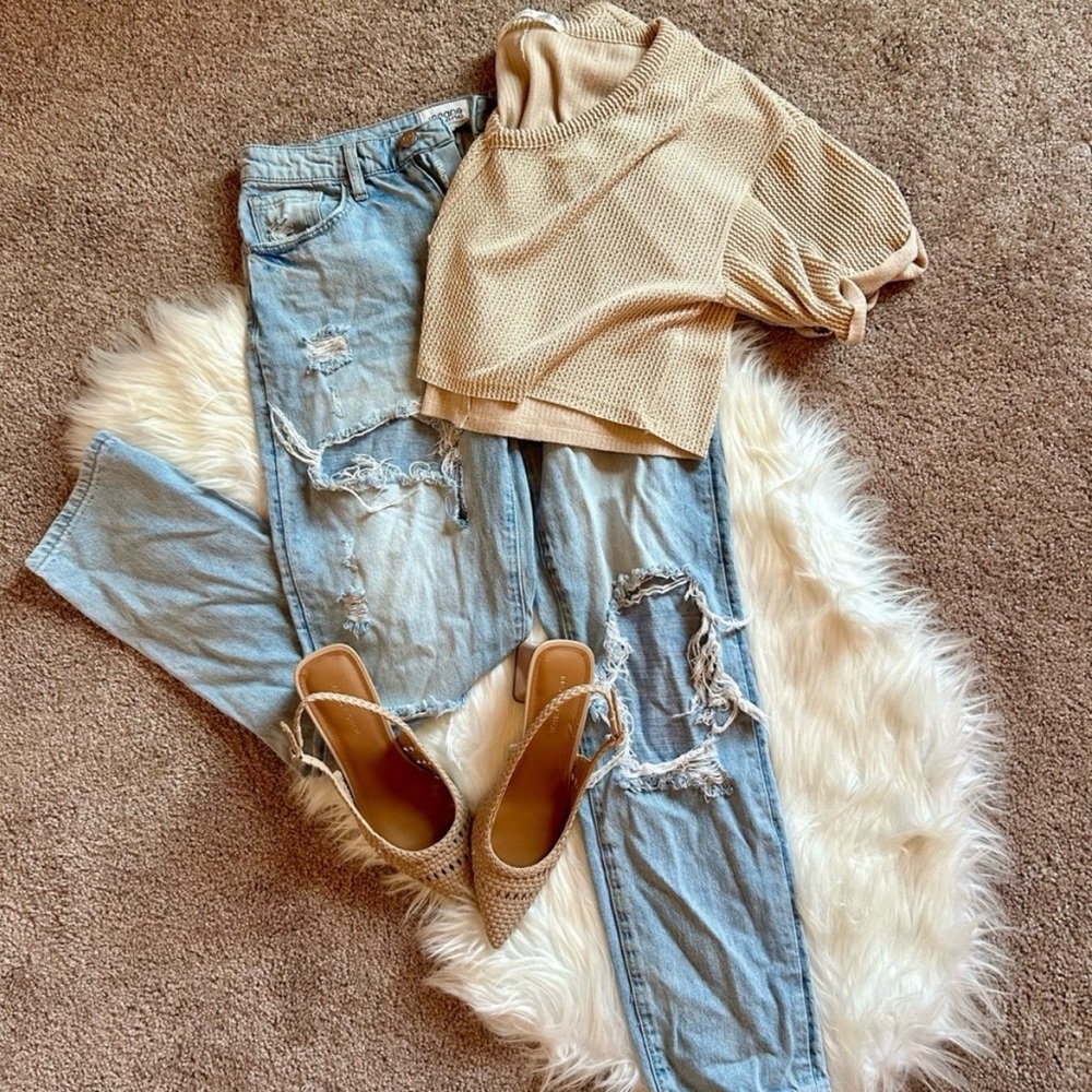 Ripped Light Blue Denim Jeans